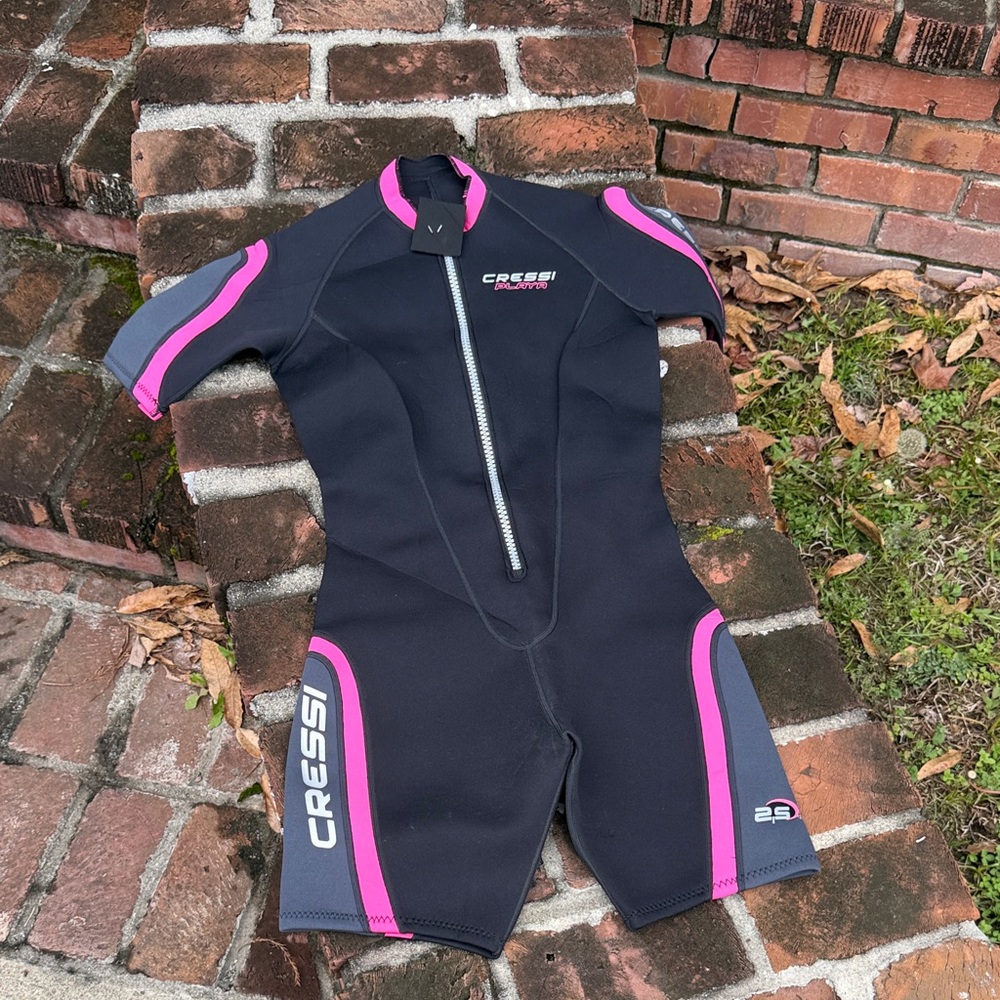 Cressi "Playa" Black and Pink one piece wetsuit Size 4